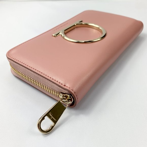 Ferragamo Gancini Calfskin Wallet in Antique Rose NEW IN FERRAGAMO BOX - Picture 2 of 8